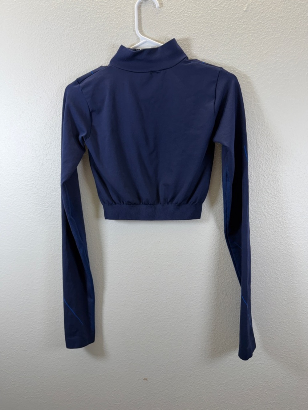 Cropped Navy Quarter-Zip Long-Sleeve Active Top - Picture 5 of 7